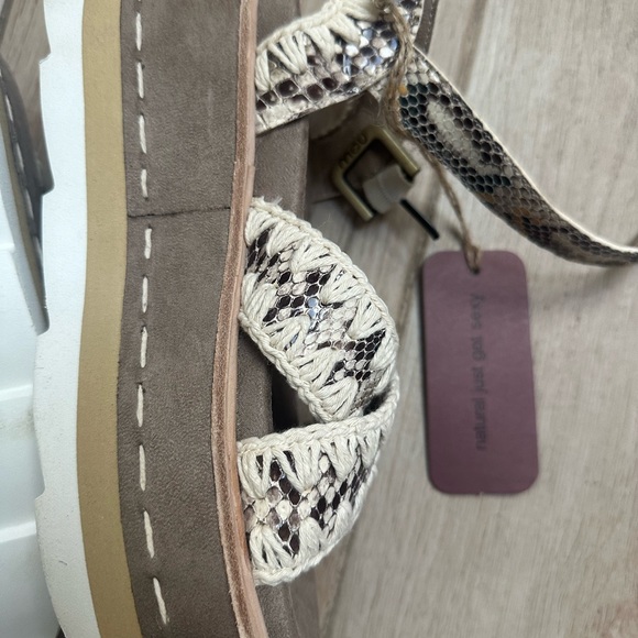 NWT Mou Crochet Wedge Shoes - Picture 7 of 9